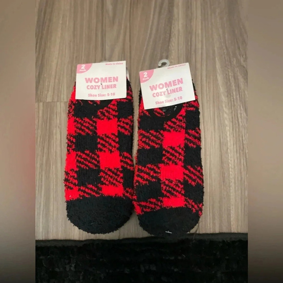 Women’s cozy liner red and black plaid slip ons size 5-10 bundle - Picture 1 of 4